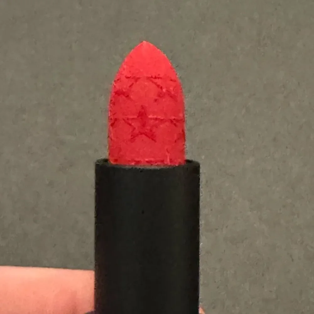 Jeffree Star *NEW* lipstick “BEST HAIR” Velvet Trap full size